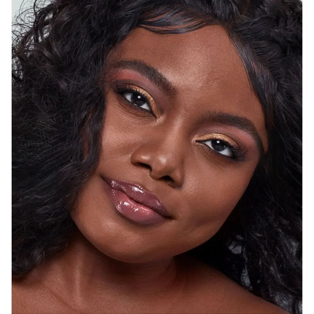 r.e.m. Beauty - NWTIB Midnight Shadows Eyeshadow Palette in 